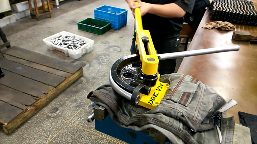 Cách sử dụng máy uốn ống